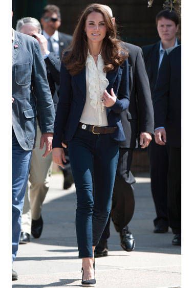 Lacivert takım elbise kombin