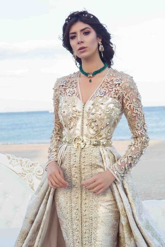 Bu-senenin-kına-elbisesi-saç-modeli