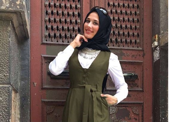 Haki Yeşile Hangi Renk Şal Gider