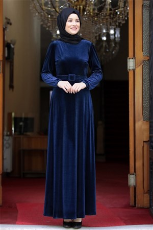 lacivert elbisenin üstüne ne renk eşarp gider