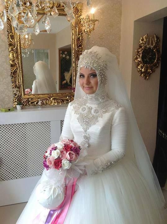 Kapalı tesettür gelinlik modelleri