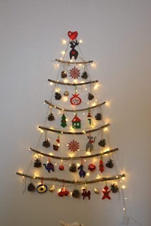 Yılbaşı ağacı -kuru ağaç süslemeleri