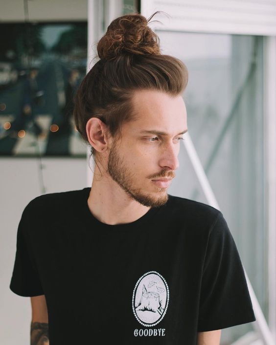 Uzun kıvırcık saç kesim modelleri ve toplama modelleri