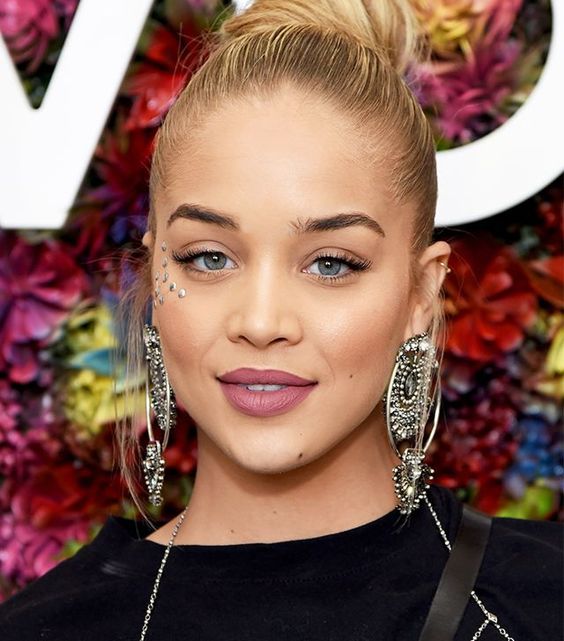 Esmer hangi saç rengi yakışır