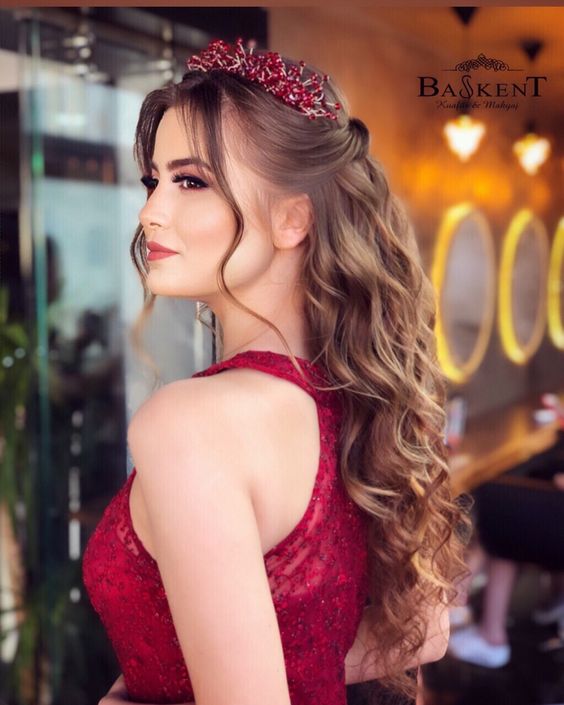 Taçlı Saç Modelleri nişan