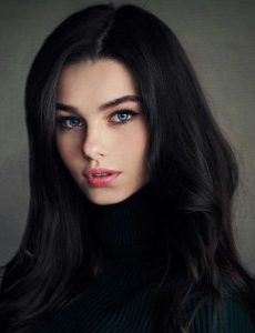 Beyaz Tenlilere Yakışan Saç Renkleri - Tarz Kadın