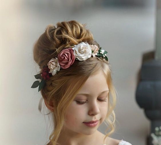 Düğün için çocuk saç modelleri