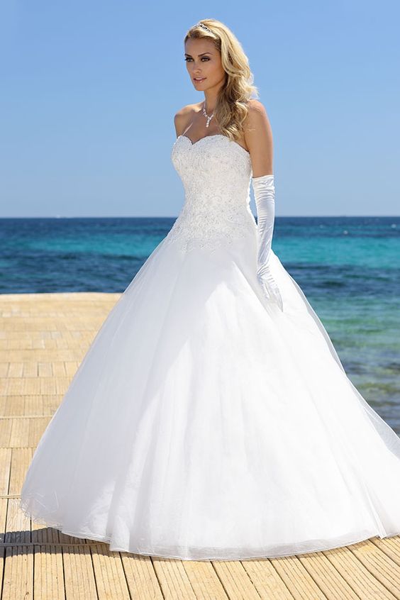 en moda gelinlikler