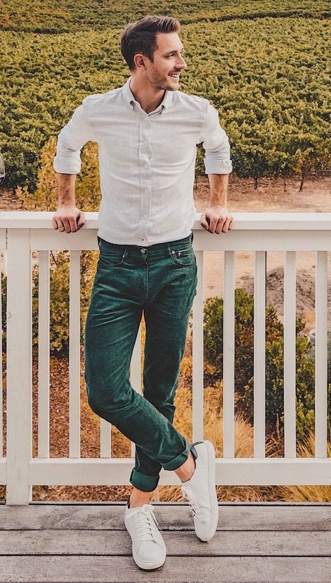 Koyu yeşil kot pantolon nasıl kombin edilir