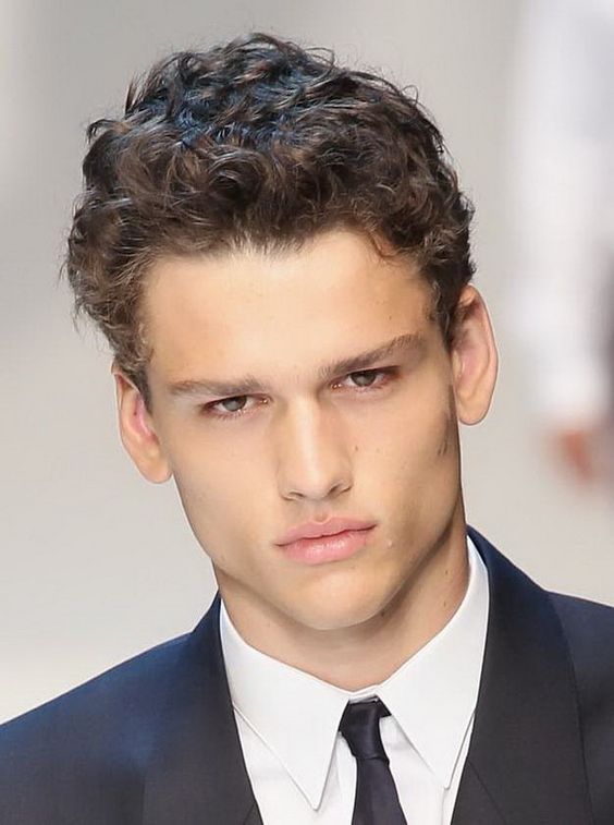 Zayıf yüze saç modeli erkek
