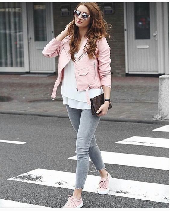 acik-gri-ile-uyumlu-renkler-kiyafet