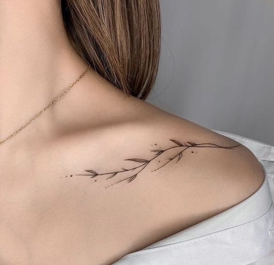 kadın omuz dövmeleri ve anlamları