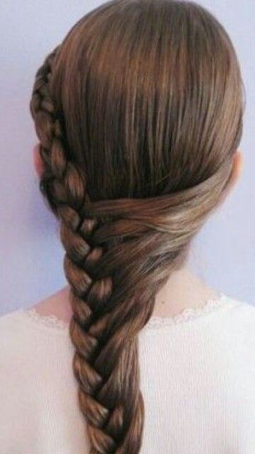 Yan örgülü saç modelleri