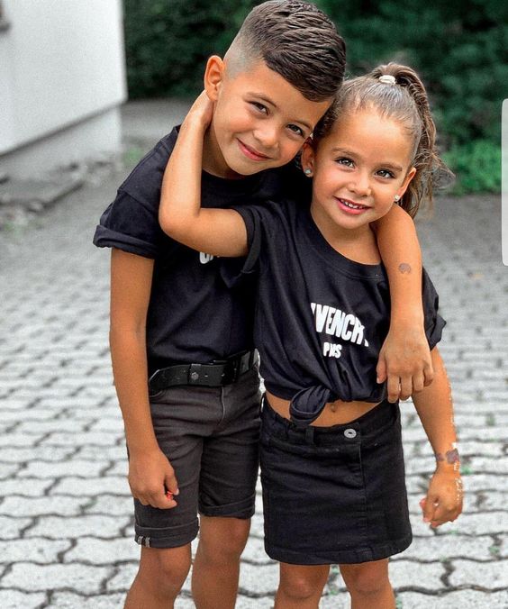 Abi kardeş günlük kıyafetleri