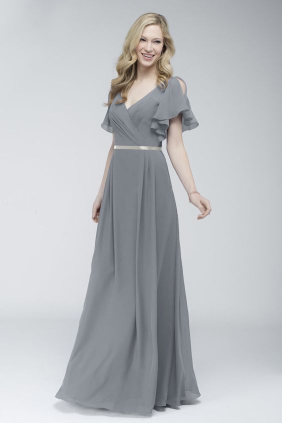 İçini gösteren elbisenin içine ne giyilir