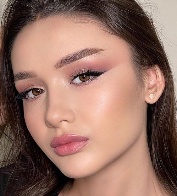 Goz-rengine-gore-sac-rengi-nasil-olmali