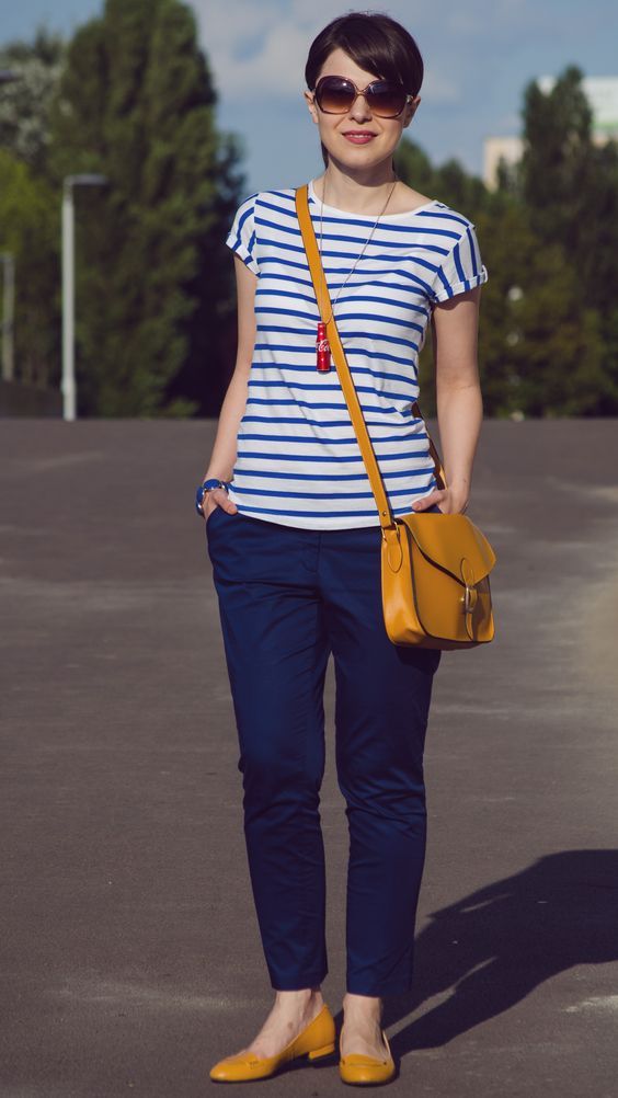 Cizgili-Tisort-Altina-Nasil-Ayakkabi-Gider