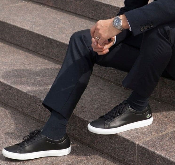 Siyah ayakkabının içine ne renk çorap olur Siyah ayakkabının içine ne renk çorap olur