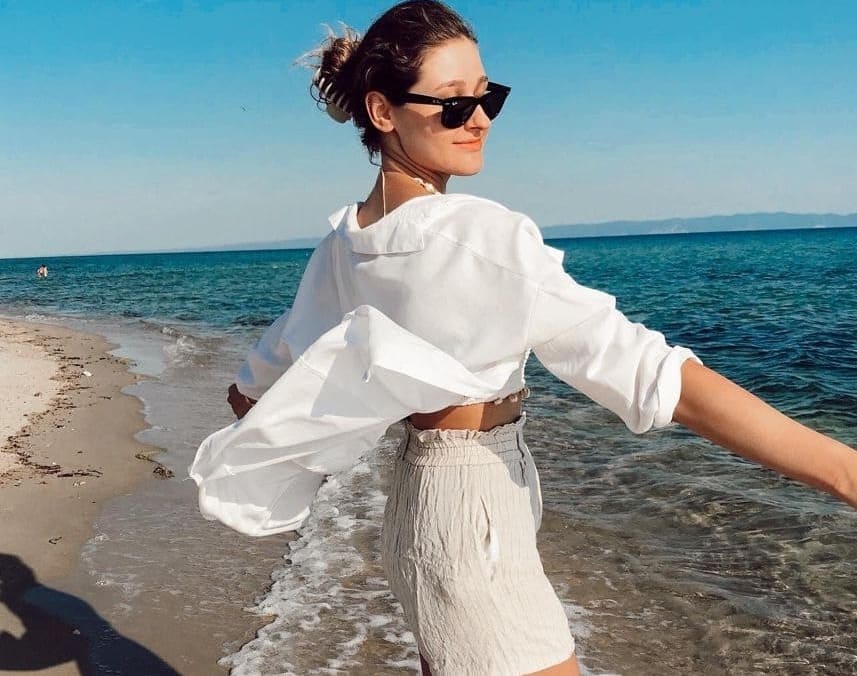 denize girerken şortun üstüne ne giyilir